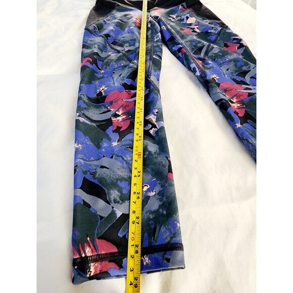 Patagonia - Women's Centered Crop Leggings Abstract Jungle - Size XS - Picture 3 of 10